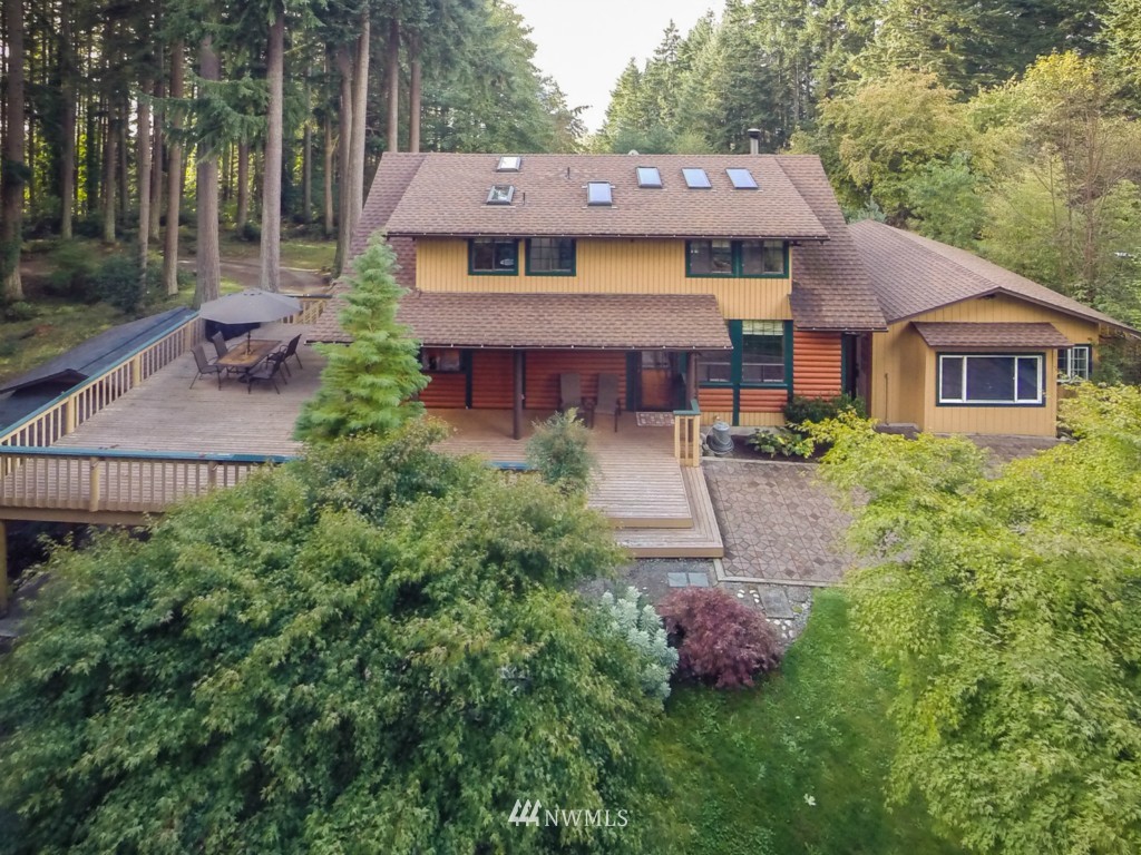 18115 Thorsen Road Southwest Vashon, WA 98070 - Photo 3 of 25 Gallery Image 3