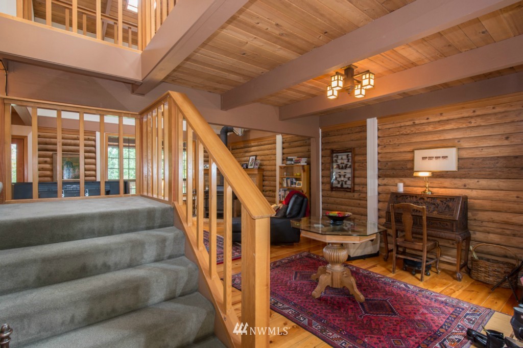 18115 Thorsen Road Southwest Vashon, WA 98070 - Photo 5 of 25 Gallery Image 5