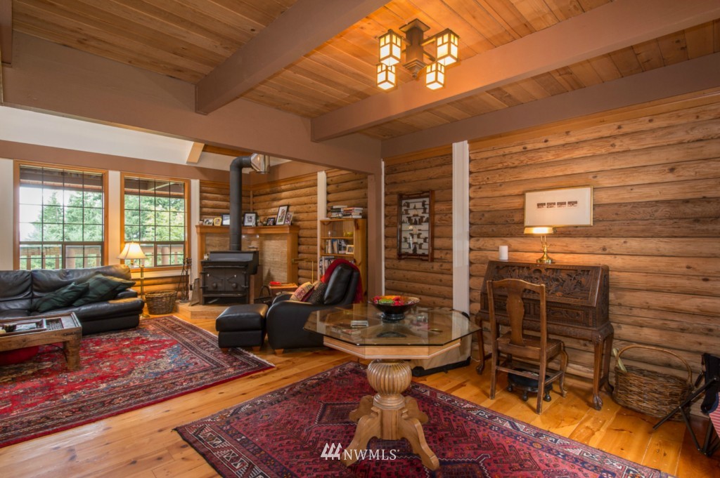 18115 Thorsen Road Southwest Vashon, WA 98070 - Photo 6 of 25 Gallery Image 6