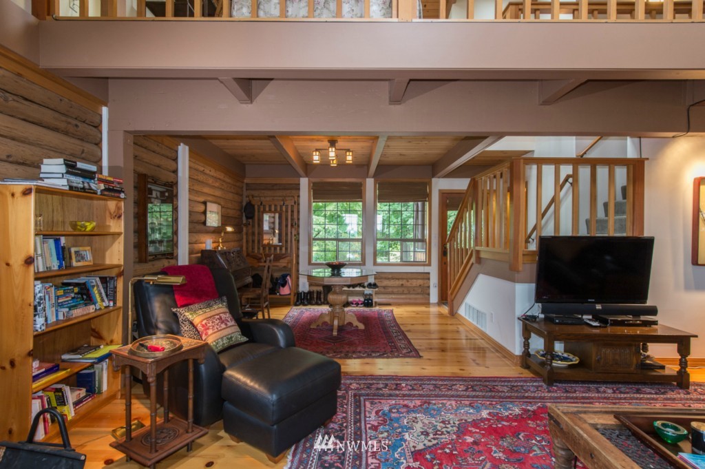 18115 Thorsen Road Southwest Vashon, WA 98070 - Photo 7 of 25 Gallery Image 7