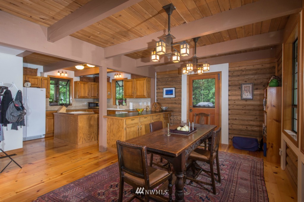 18115 Thorsen Road Southwest Vashon, WA 98070 - Photo 10 of 25 Gallery Image 10