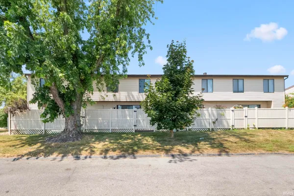 $175,900 | 2127 Bayside Court, Fort Wayne, IN 46804