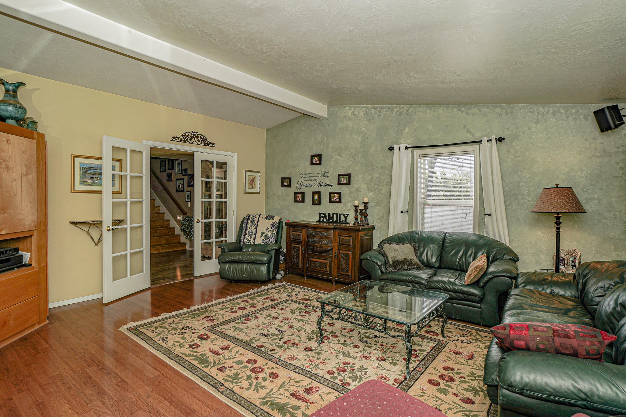 6684 Table Rock Road Central Point, OR 97502 - Photo 4 of 42 4