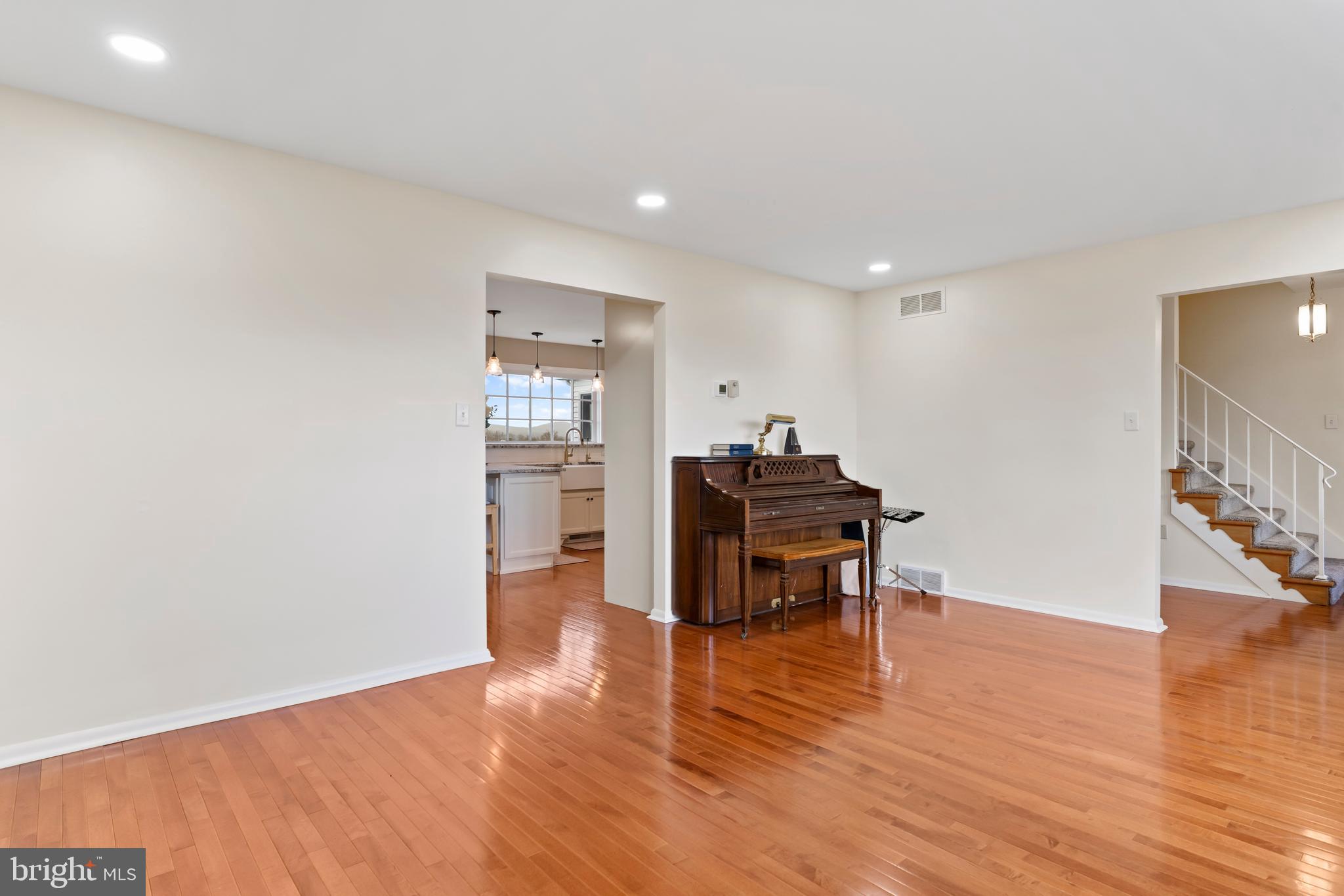 1393 Lutztown Road Boiling Springs, PA 17007 - Photo 7 of 44 Gallery Image 7