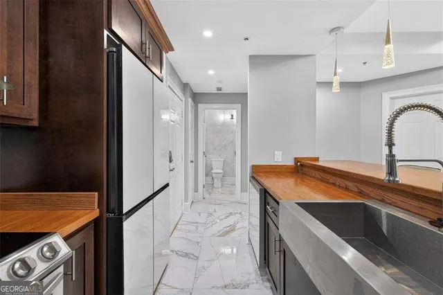 $3,000 | 1074 Peachtree Walk Northeast, Unit B505, Atlanta, GA 30309