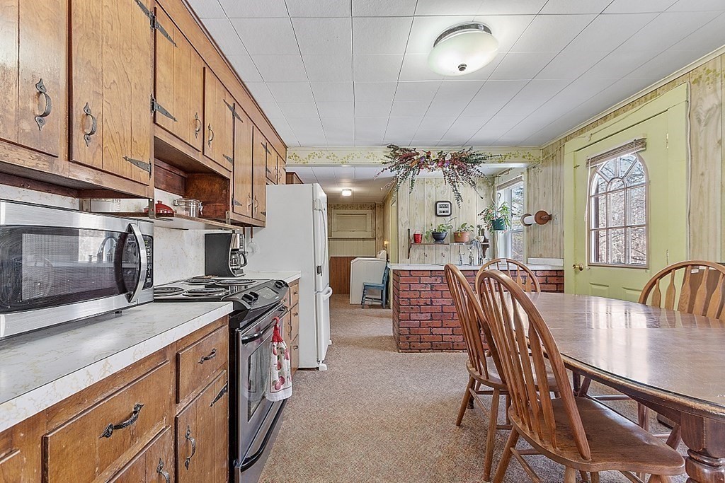 516 New Sherborn Road Athol, MA 01331 - Photo 3 of 31
