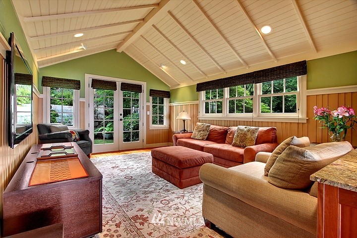 6923 Heights Place Southwest Seattle, WA 98136 - Photo 12 of 25 Gallery Image 12