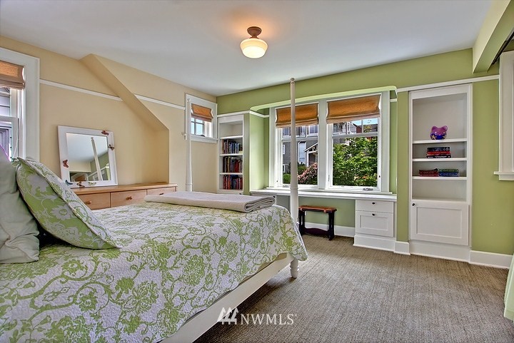 6923 Heights Place Southwest Seattle, WA 98136 - Photo 16 of 25 Gallery Image 16