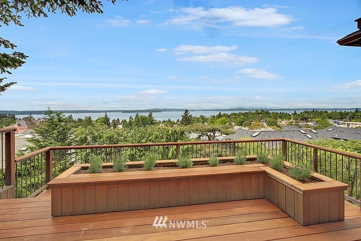 6923 Heights Place Southwest Seattle, WA 98136 - Photo 3 of 25 Gallery Image 3