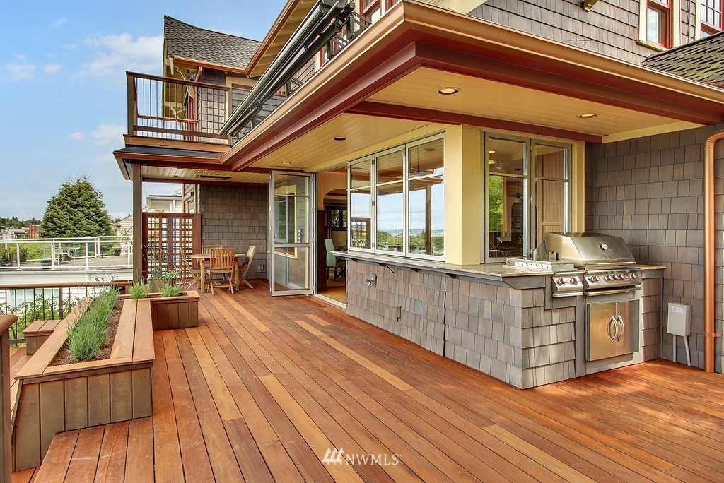 6923 Heights Place Southwest Seattle, WA 98136 - Photo 21 of 25 Gallery Image 21