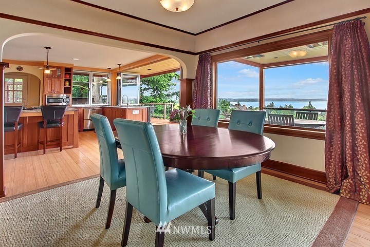 6923 Heights Place Southwest Seattle, WA 98136 - Photo 8 of 25 Gallery Image 8