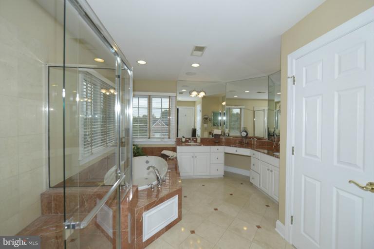 2633 Golf Island Road Ellicott City, MD 21042 - Photo 15 of 30 Bath (Master)
