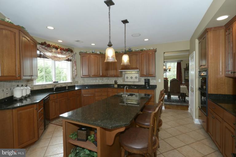 2633 Golf Island Road Ellicott City, MD 21042 - Photo 4 of 30 Kitchen