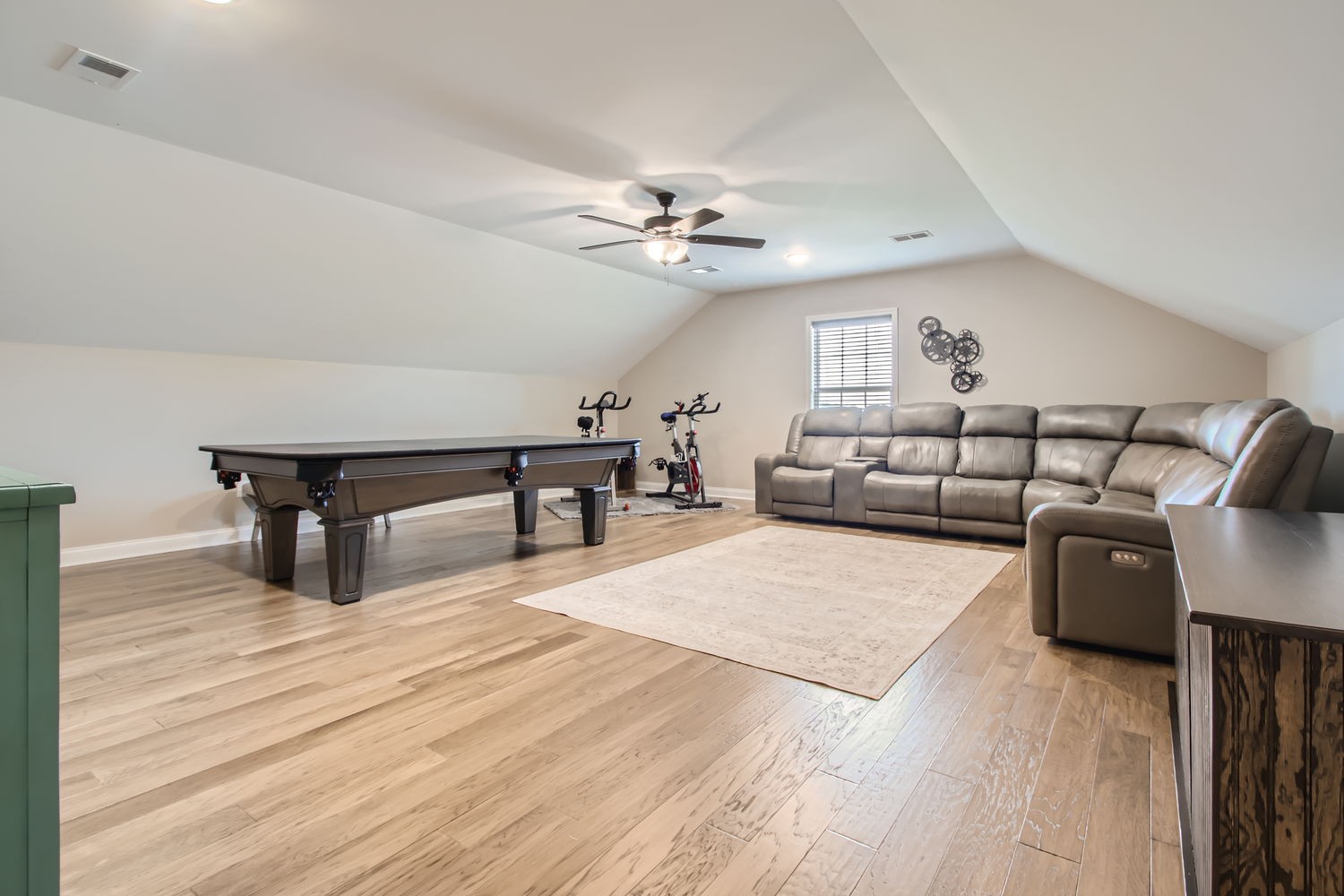 3633 South Hyde Road Springfield, TN 37172 - Photo 26 of 37 a living room with furniture and a wooden floor