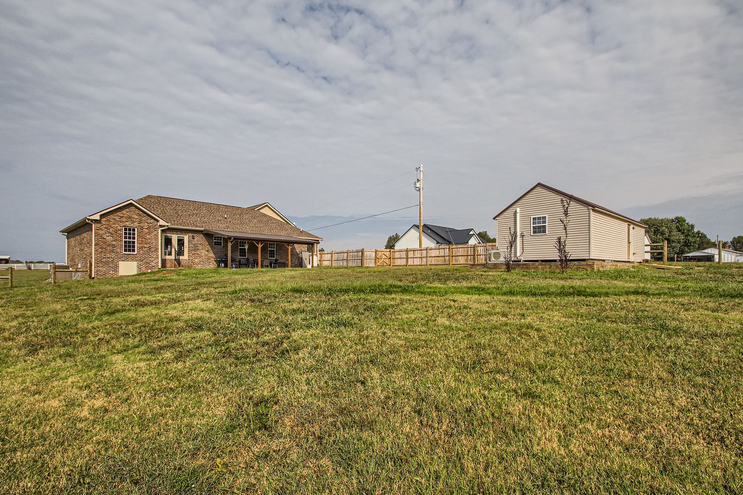 3633 South Hyde Road Springfield, TN 37172 - Photo 29 of 37 a front view of house with garden