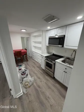 $1,600 | 58 South Swan Street, Unit 1, Albany, NY 12210