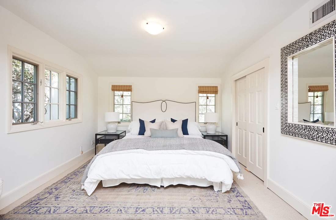 4001 Mandeville Canyon Road Los Angeles, CA 90049 - Photo 22 of 35