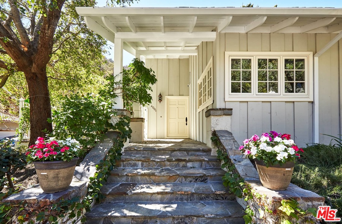 4001 Mandeville Canyon Road Los Angeles, CA 90049 - Photo 4 of 35