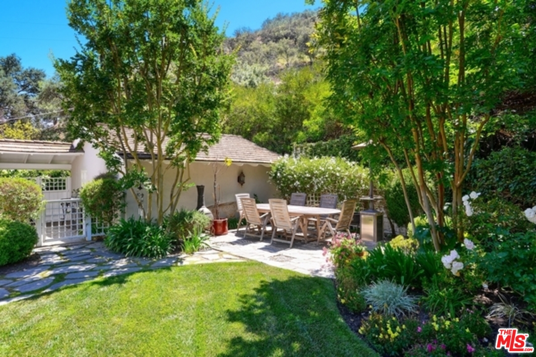 4001 Mandeville Canyon Road Los Angeles, CA 90049 - Photo 34 of 35