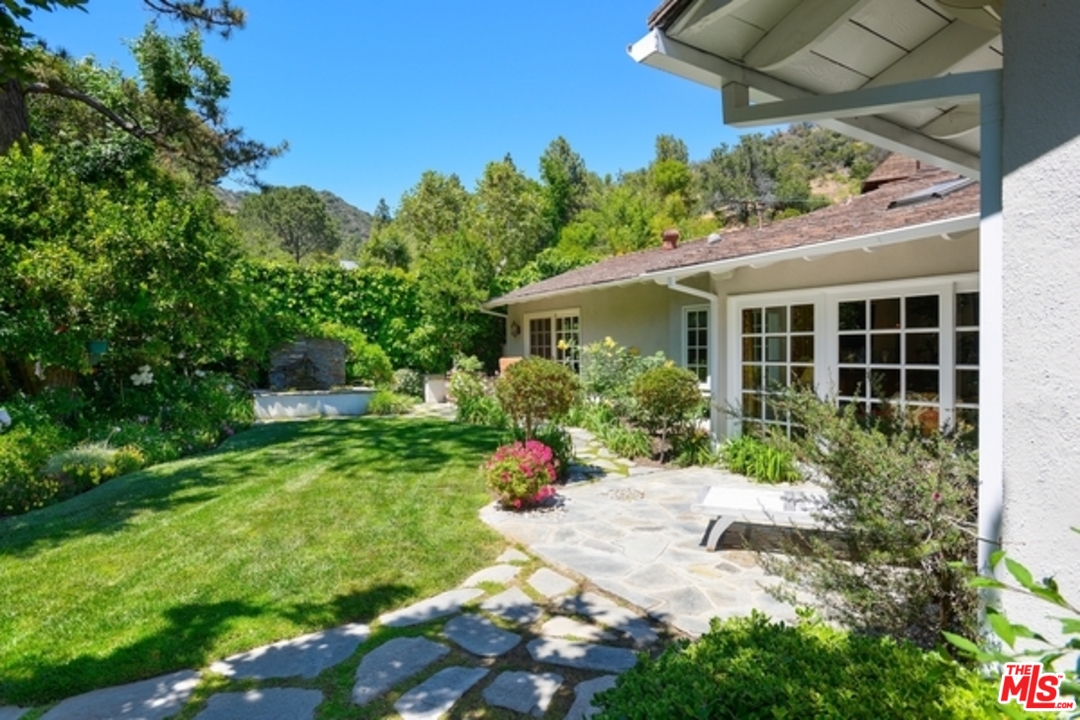 4001 Mandeville Canyon Road Los Angeles, CA 90049 - Photo 35 of 35