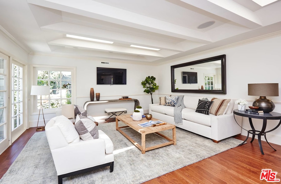 4001 Mandeville Canyon Road Los Angeles, CA 90049 - Photo 7 of 35