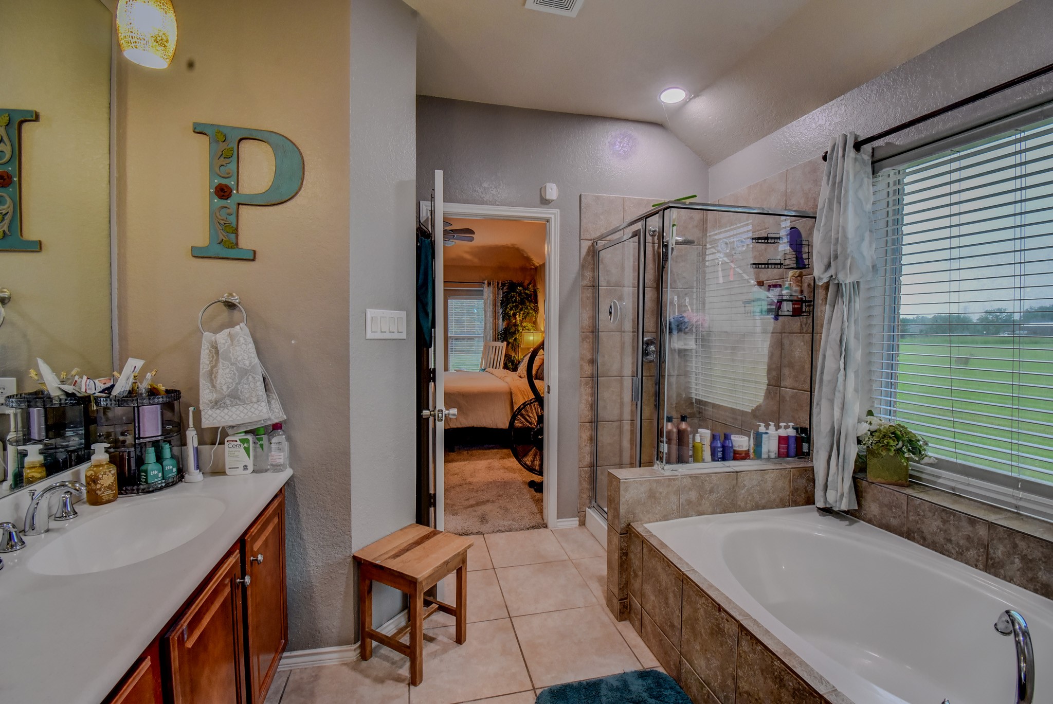 838 County Road 968 A Angleton, TX 77515 - Photo 24 of 49 a very nice looking room with a large window