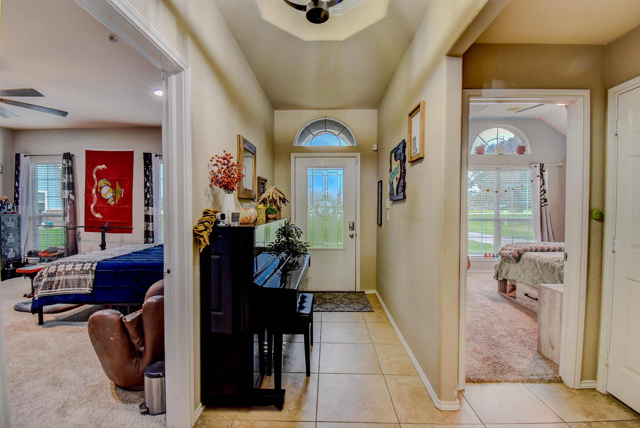 838 County Road 968 A Angleton, TX 77515 - Photo 36 of 49 a living room with furniture and a window