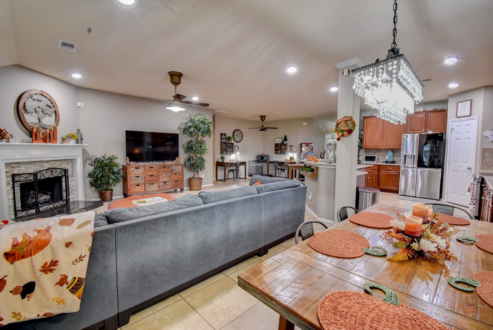838 County Road 968 A Angleton, TX 77515 - Photo 7 of 49 a living room with furniture and a flat screen tv
