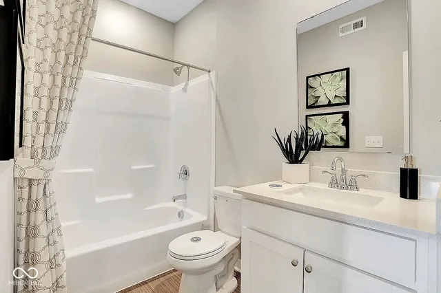 $2,350 | 1164 Beverly Place, Greenwood, IN 46143