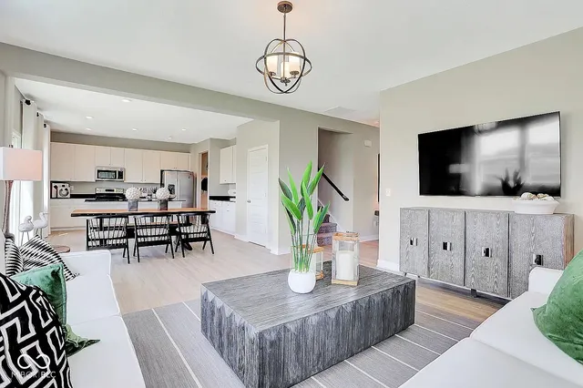 $2,350 | 1164 Beverly Place, Greenwood, IN 46143