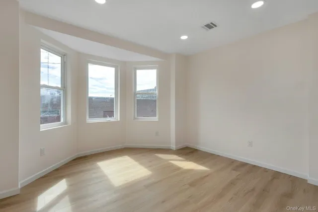 $2,595 | 70 Van Ness Street, Newburgh, NY 12550