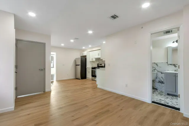 $2,595 | 70 Van Ness Street, Newburgh, NY 12550