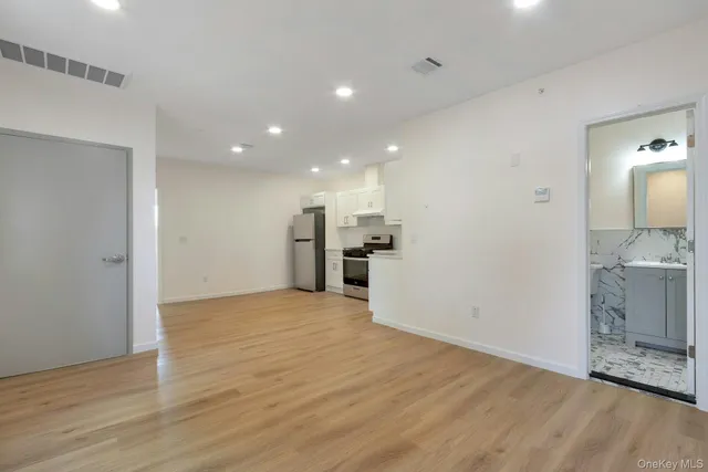 $2,595 | 70 Van Ness Street, Newburgh, NY 12550