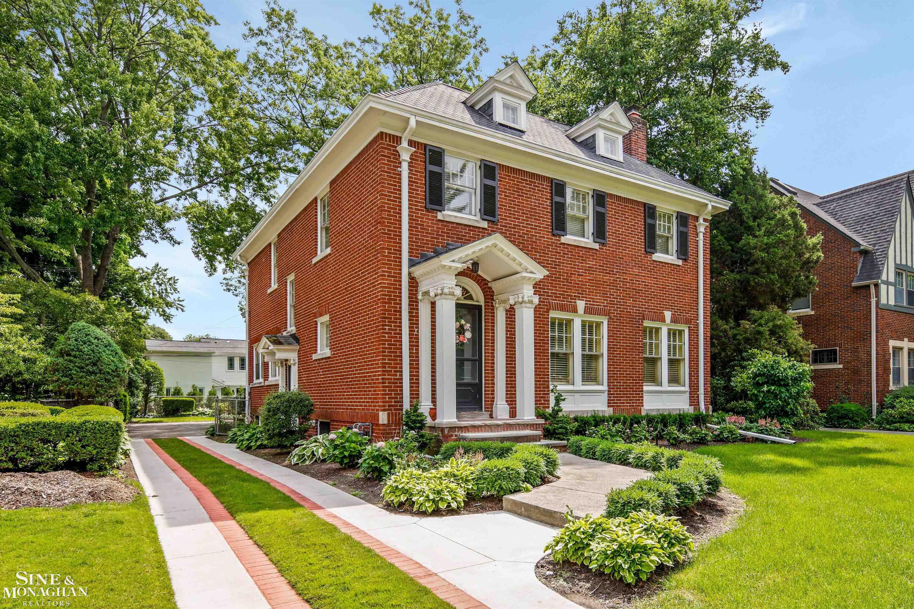 838 Whittier Road Grosse Pointe, MI 48230 - Photo 3 of 50 50145950-cf9fb754-f869-4cf5-a034-187647c1efc8.JPG