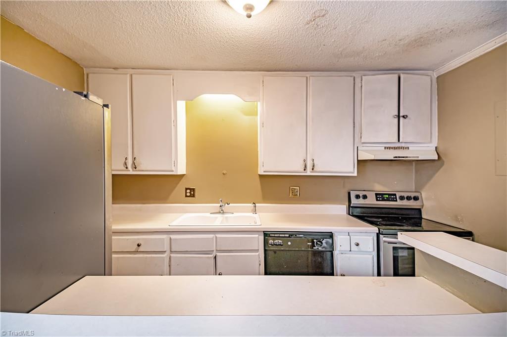 5721 Bramblegate Road, Unit A Greensboro, NC 27409 - Photo 14 of 28 Gallery Image 14