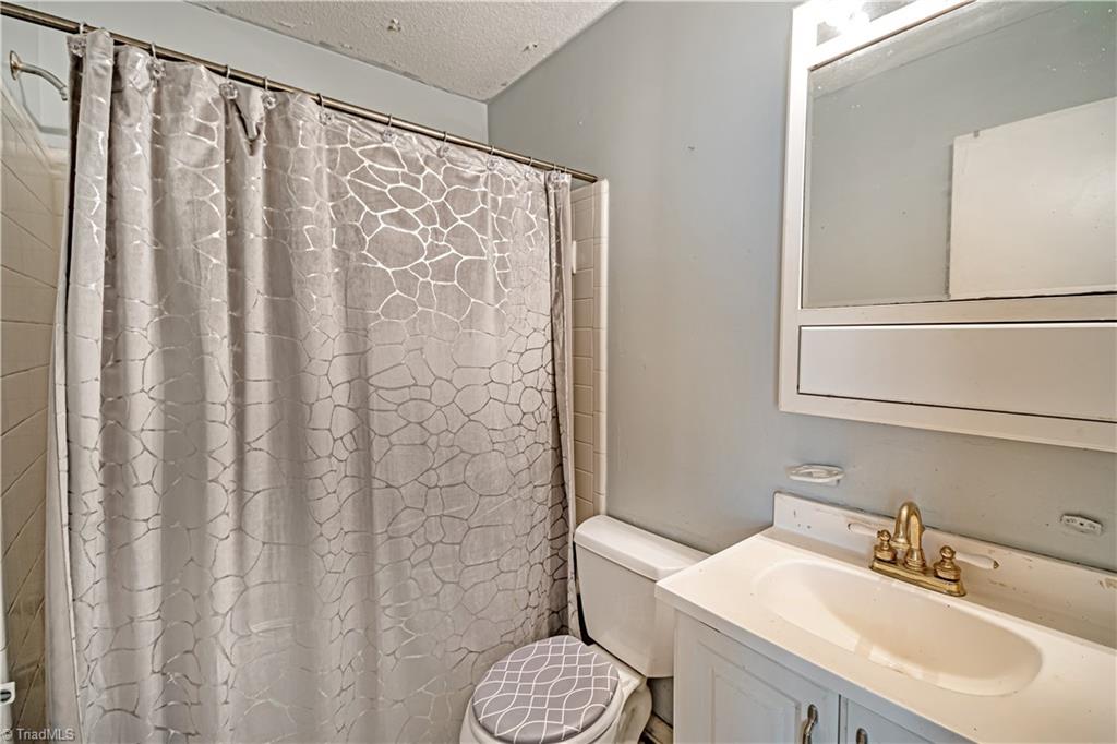 5721 Bramblegate Road, Unit A Greensboro, NC 27409 - Photo 22 of 28 Gallery Image 22