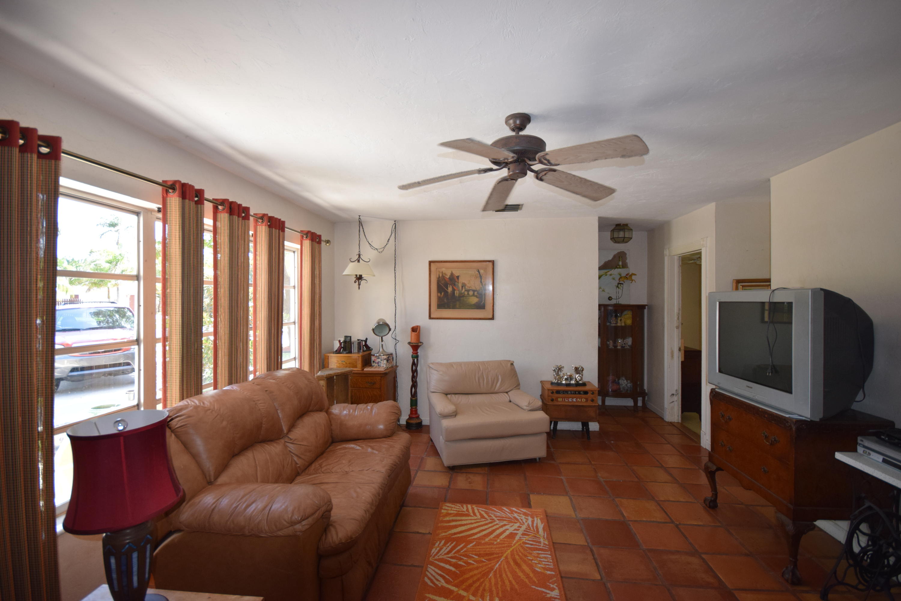 340 Northeast 24th Street Boca Raton, FL 33431 - Photo 5 of 19 DSC_1040