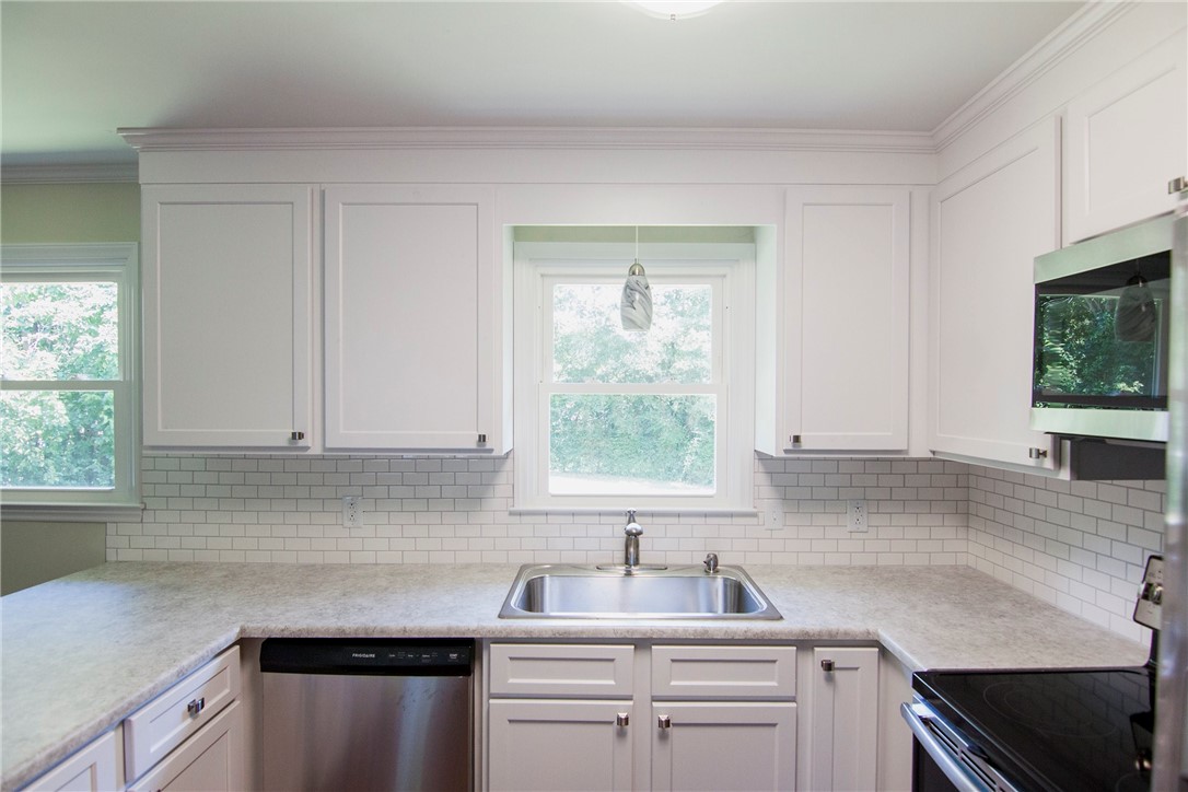 203 Range View Road Anderson, SC 29626 - Photo 8 of 17