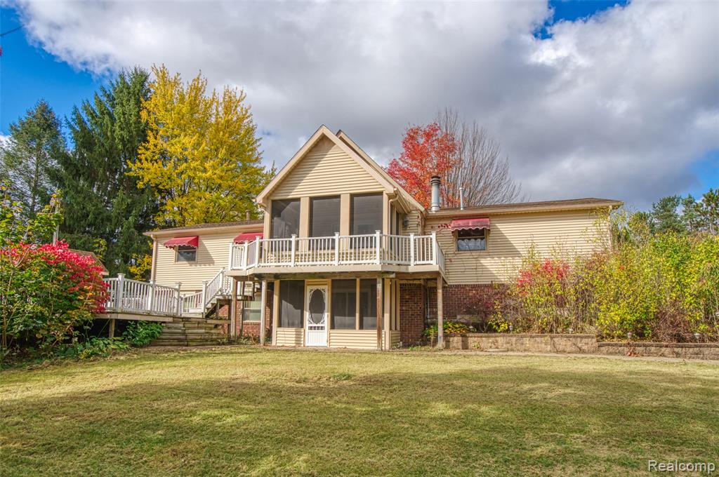 680 South Hacker Road Brighton, MI 48114 - Photo 3 of 32