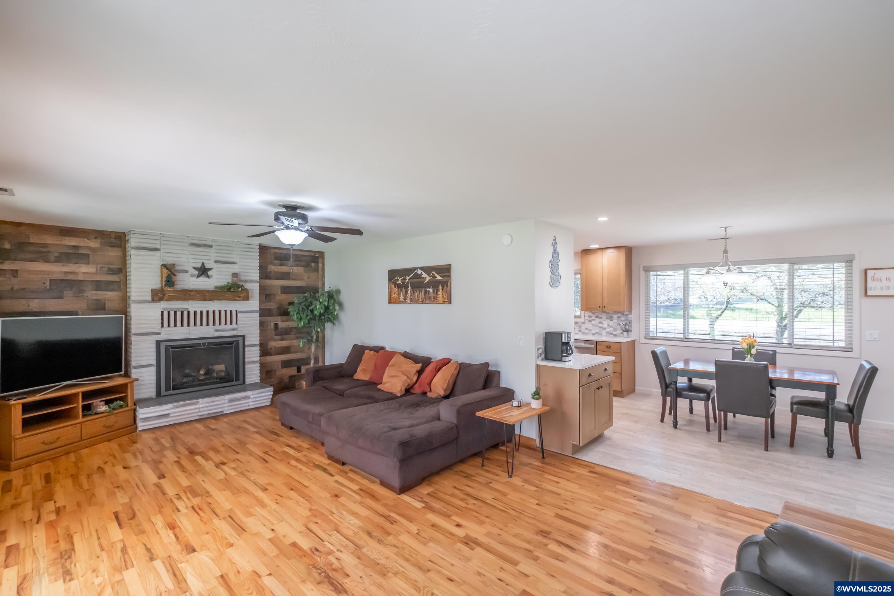 28791 Liberty Road Sweet Home, OR 97386 - Photo 12 of 49 Gallery Image 12