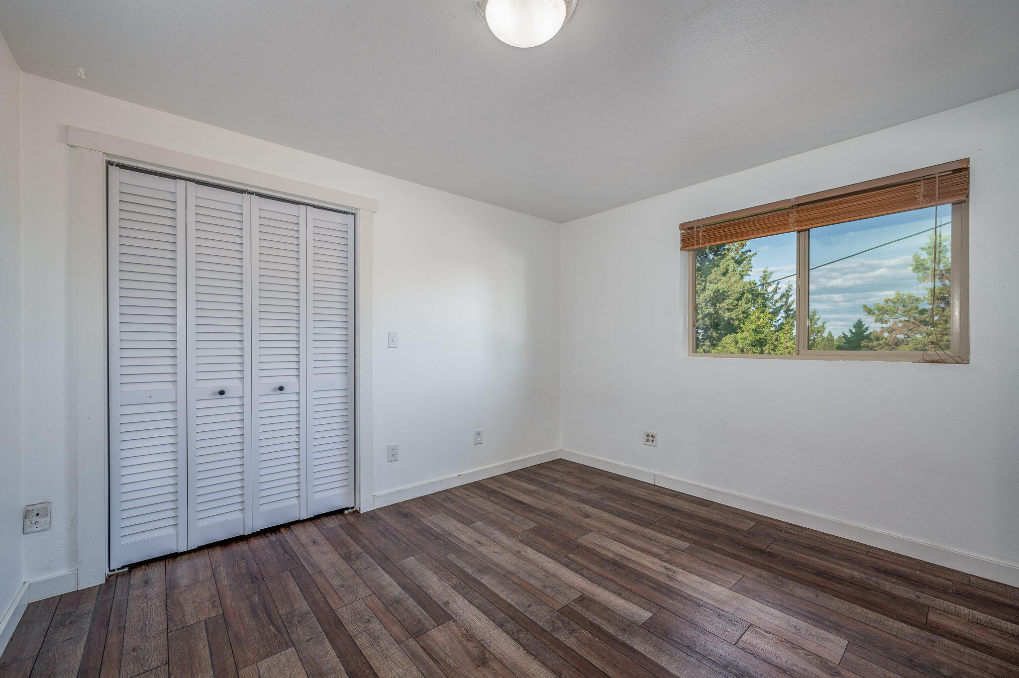 61391 Larsen Road Bend, OR 97702 - Photo 34 of 60 2nd Primary Bedroom