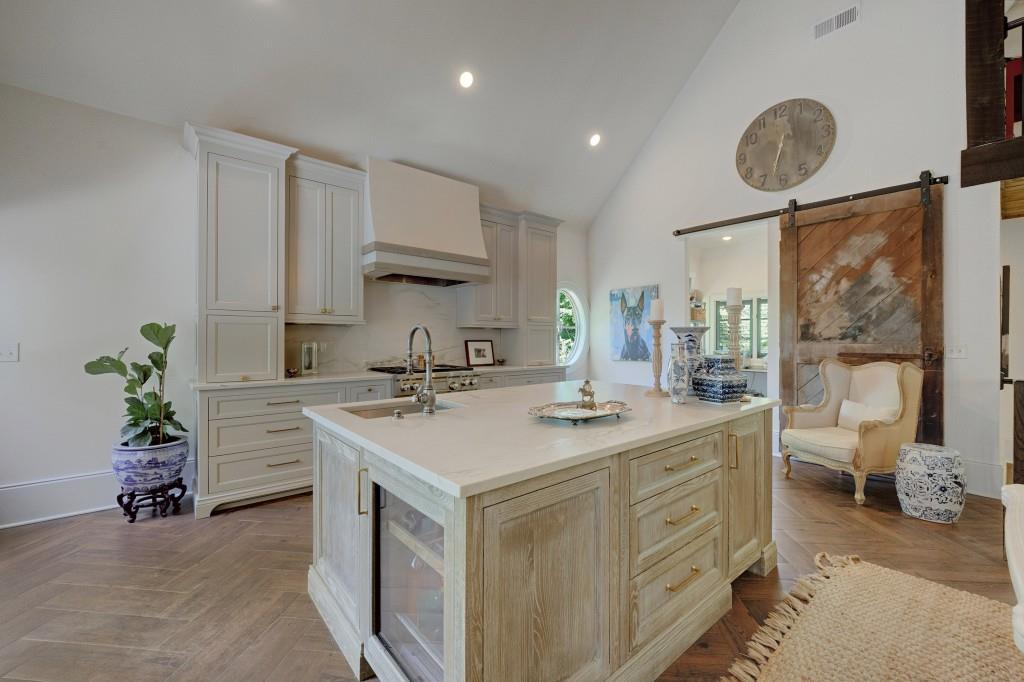 950 Jones Road Roswell, GA 30075 - Photo 17 of 62