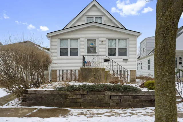 $260,000 | 3680 South Alabama Avenue, Milwaukee, WI 53207