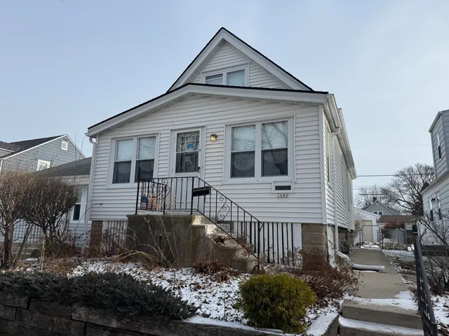 $267,000 | 3680 South Alabama Avenue, Milwaukee, WI 53207