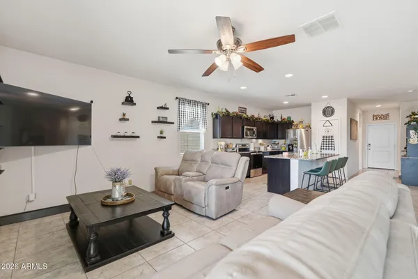 $375,000 | 3013 South 78th Drive, Phoenix, AZ 85043