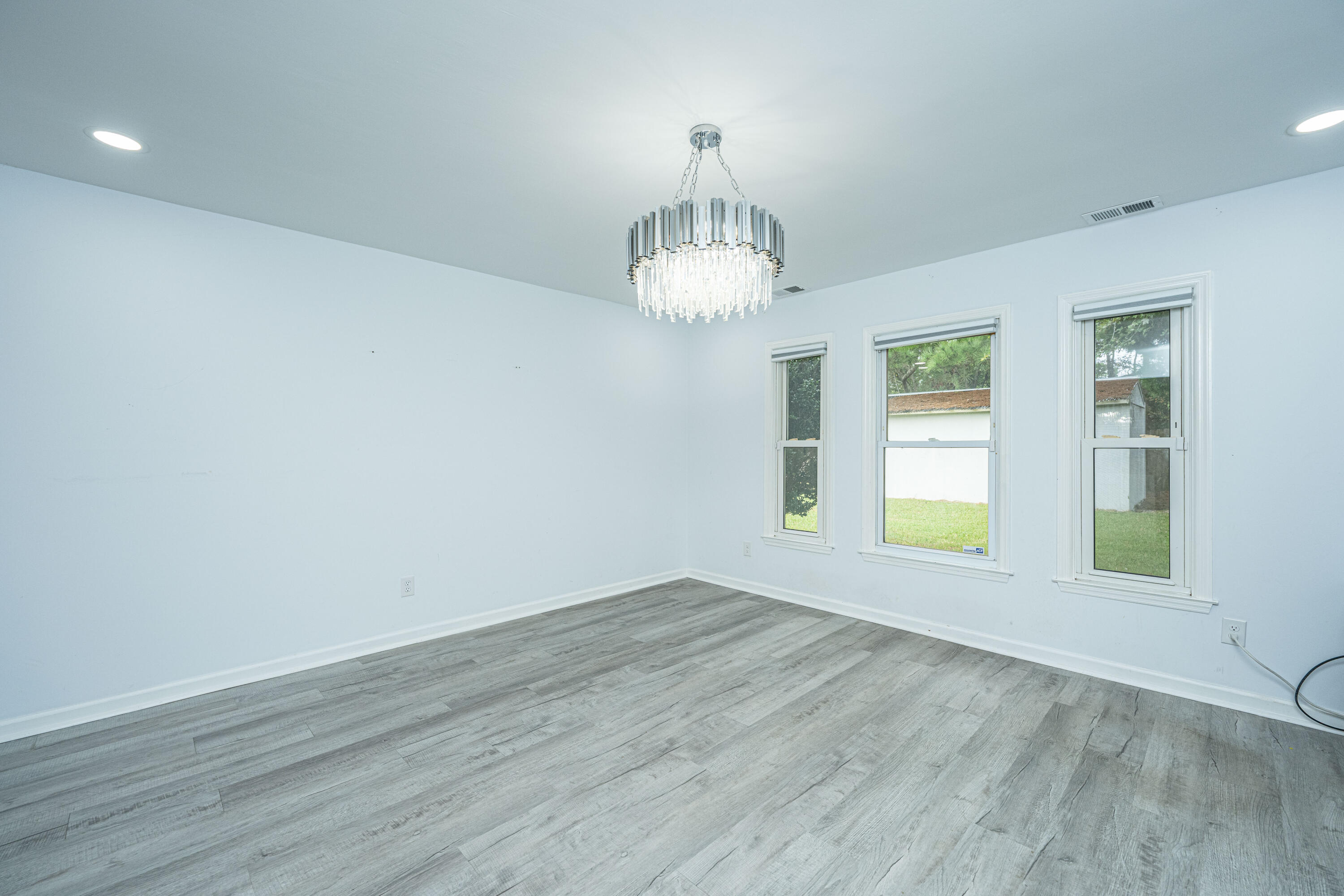 133 Marion Road Summerville, SC 29486 - Photo 17 of 45 133MarionRd017