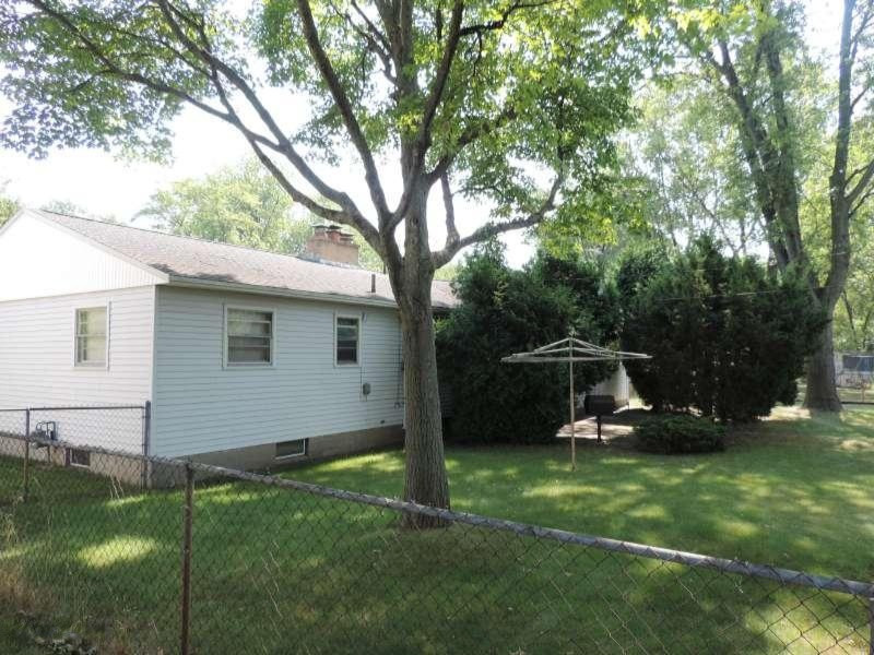 1191 Hampden Road Muskegon, MI 49441 - Photo 2 of 11 DSCN9036
