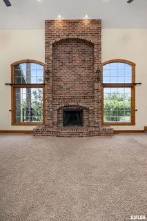 $3,950,000 | 3076 North 400 East Road, McLean, IL 61754
