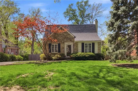 $575,000 | 5420 Fairway Road, Fairway, KS 66205