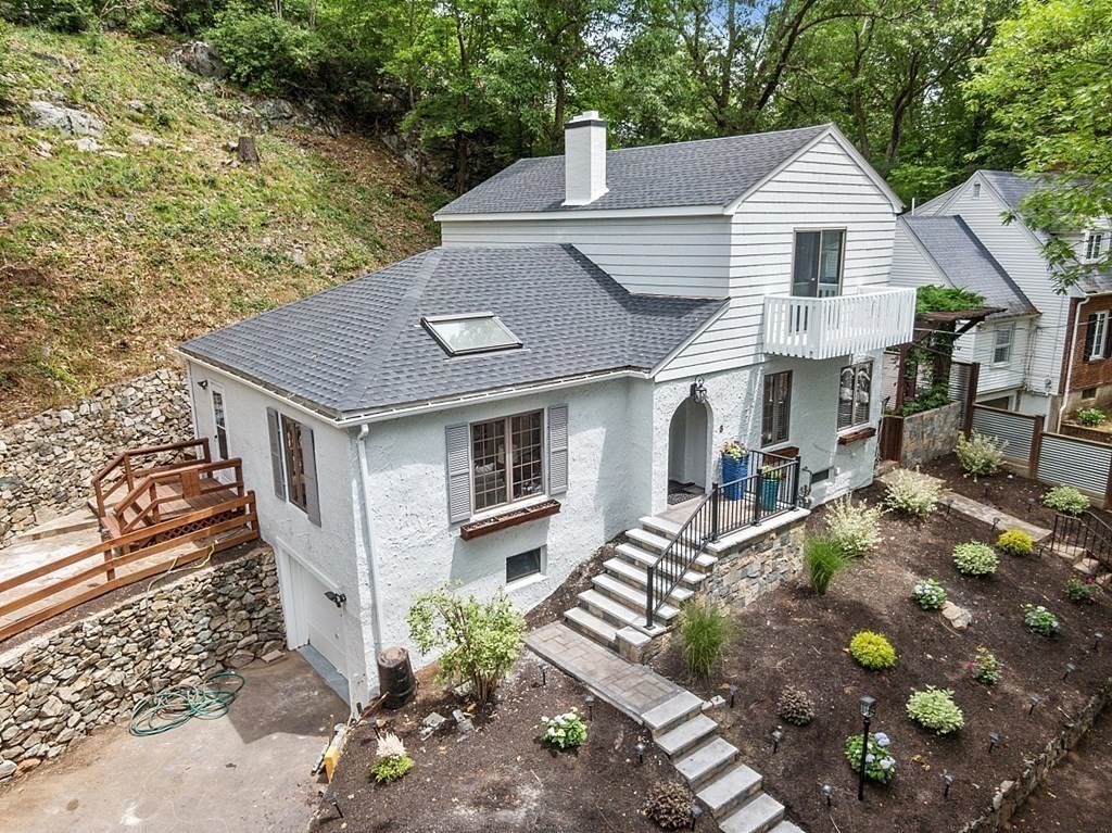 8 Chesterford Road Winchester, MA 01890 - Photo 4 of 42 Gallery Image 4